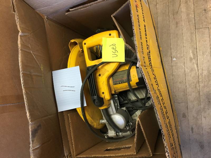 lot 11 image: DeWalt 14 Chop Saw with Quik-Change Keyless Blade Change System used in working condition