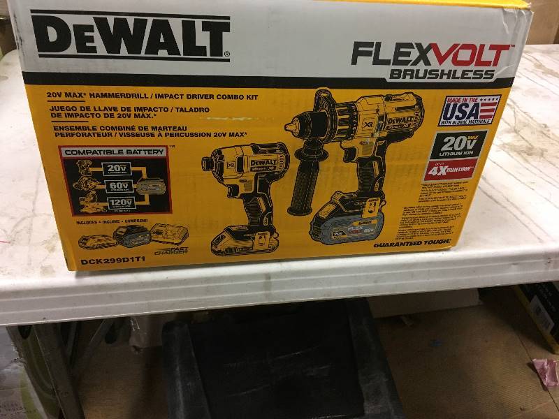 lot 30 image: DeWalt 20V MAX Flexvolt Brushless HammerdrillImpact Driver Combo Kit New