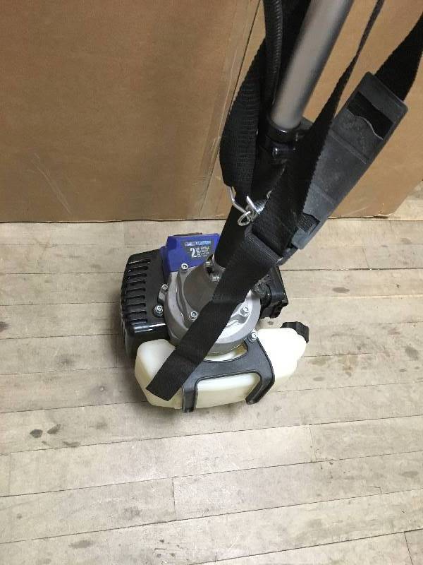 lot 48 image: Blue Max 2-Cycle 42.7 cc Straight Shaft Trimmer and Brush Cutter Power Head