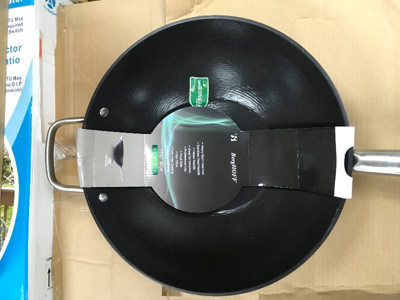 lot 80 image: BergHOFF Geinis Carbon Steel Wok