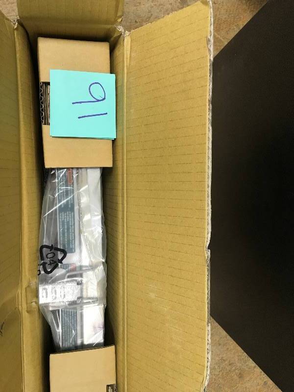 lot 91 image: Bosch Folding Stand for 10 in. Portable Jobsite Table Saw New