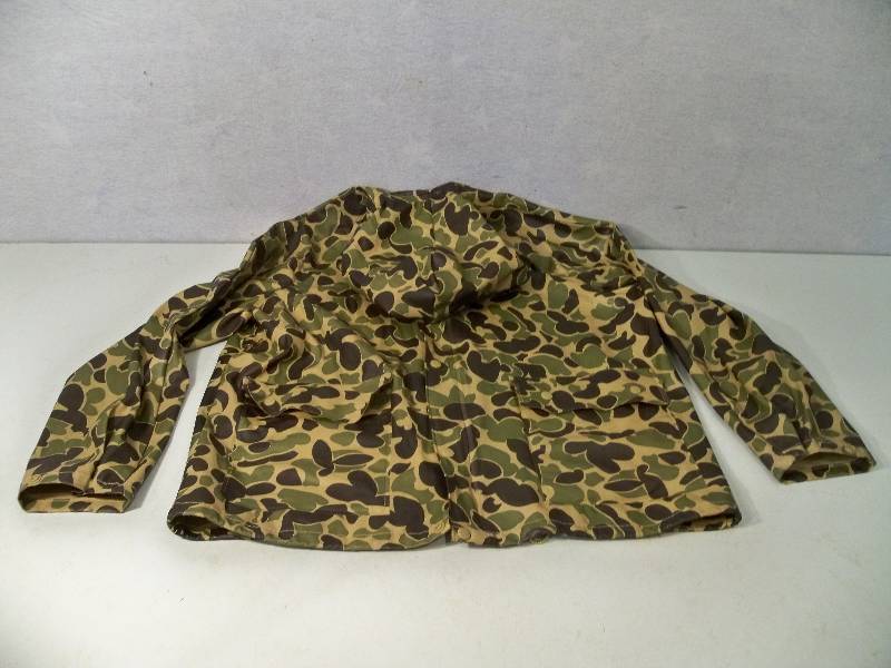 lot 20 image: Stearns Raincoat & Bibs