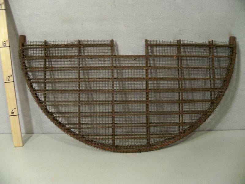 lot 34 image: Decorative Grates
