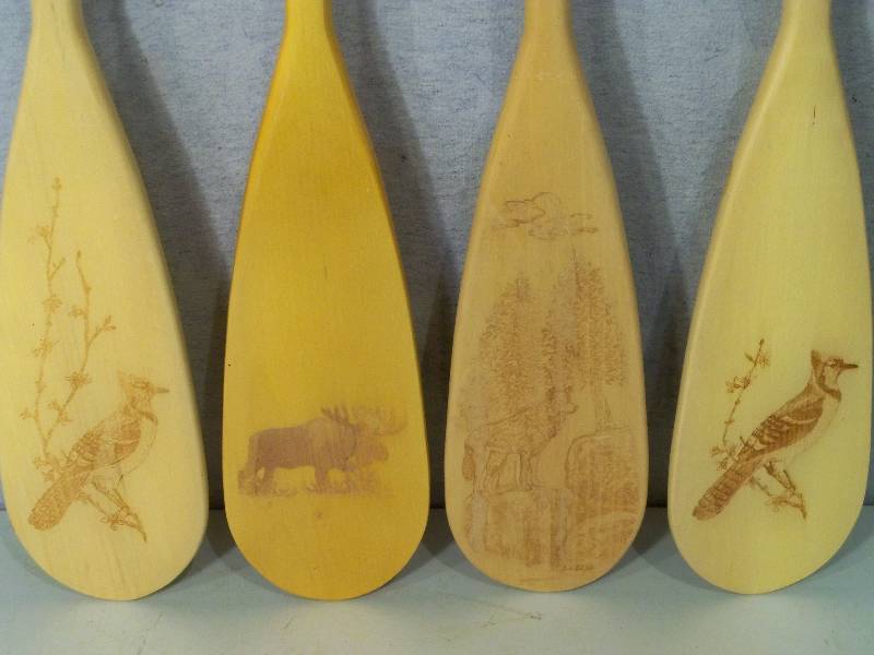 lot 46 image: Wood Paddles