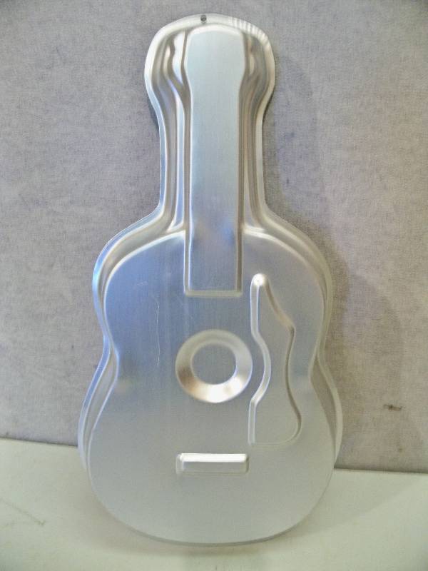 lot 48 image: Wilton Cake Pans