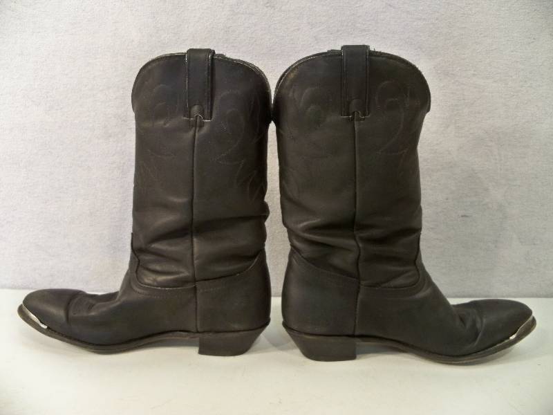 lot 58 image: Cowboy Boots