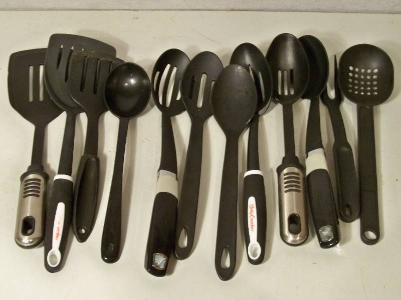 lot 65 image: Kitchen Utensils