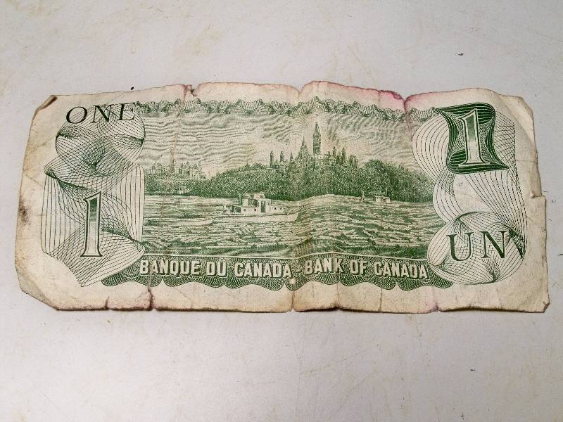 lot 73 image: Canadian $1 Bill