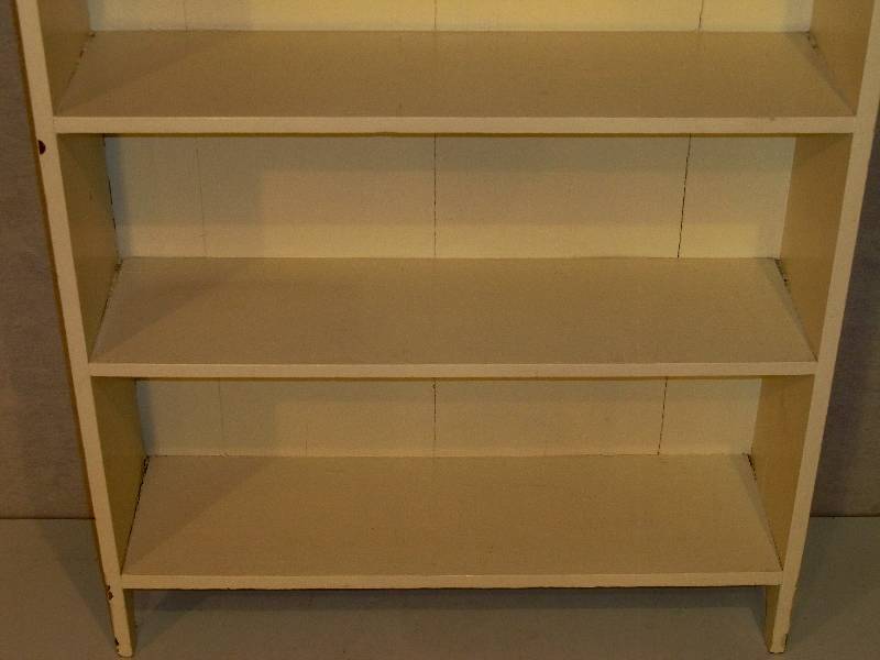 lot 30 image: Vintage Bookshelf