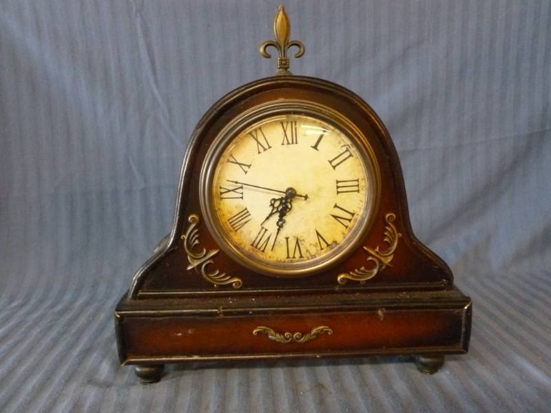Mantle Clock