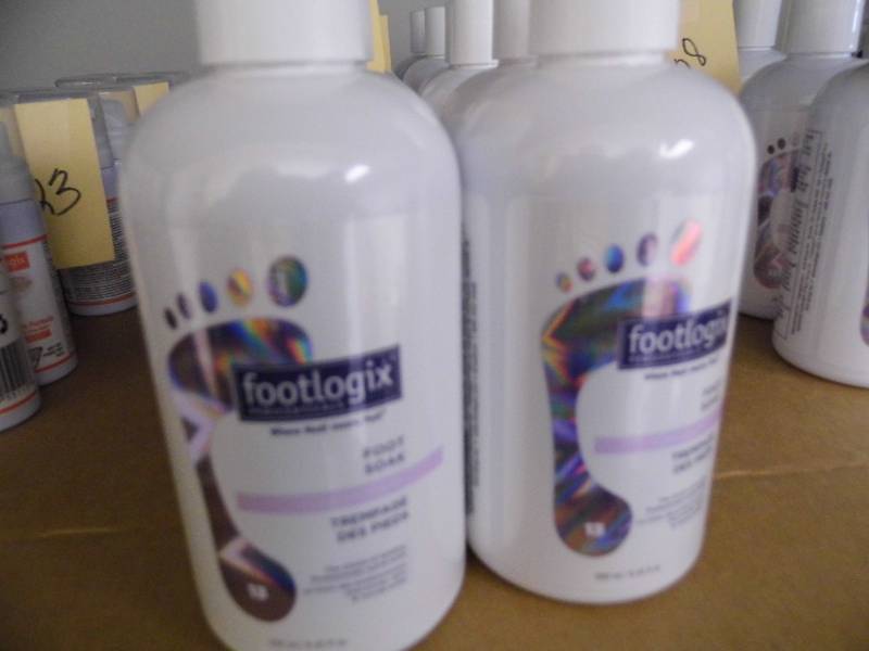Lot of 4 Foot Logix Products