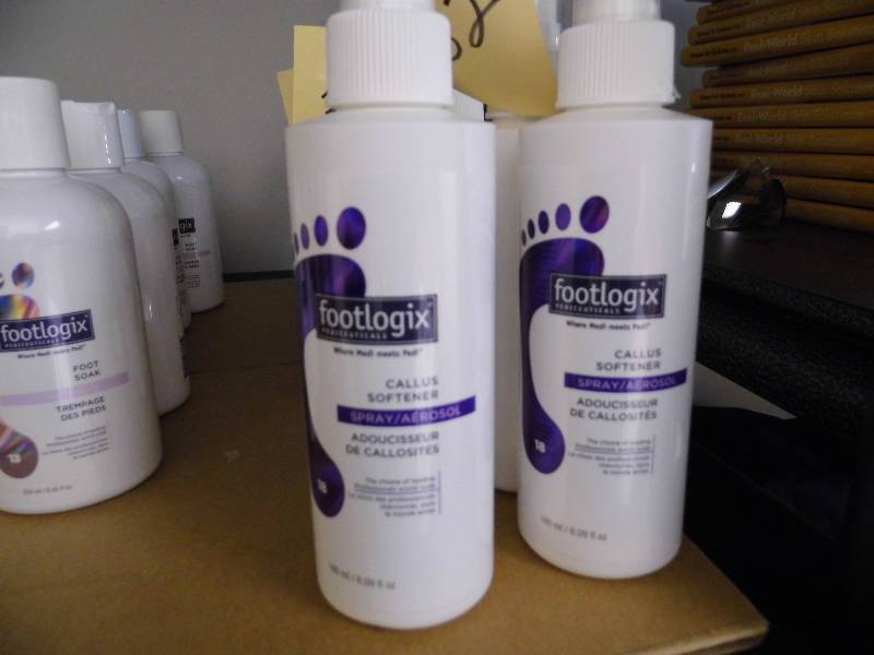 Lot of 4 Foot Logix Products