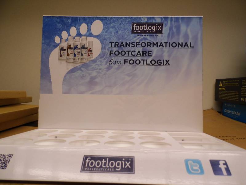 Lot of 3 Footlogix Displays