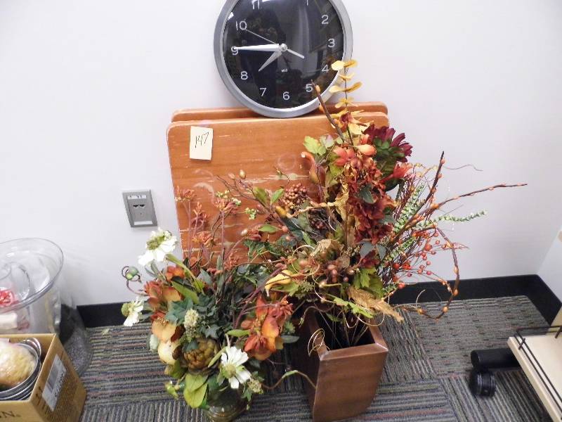 TV Trays - Clock - Decor