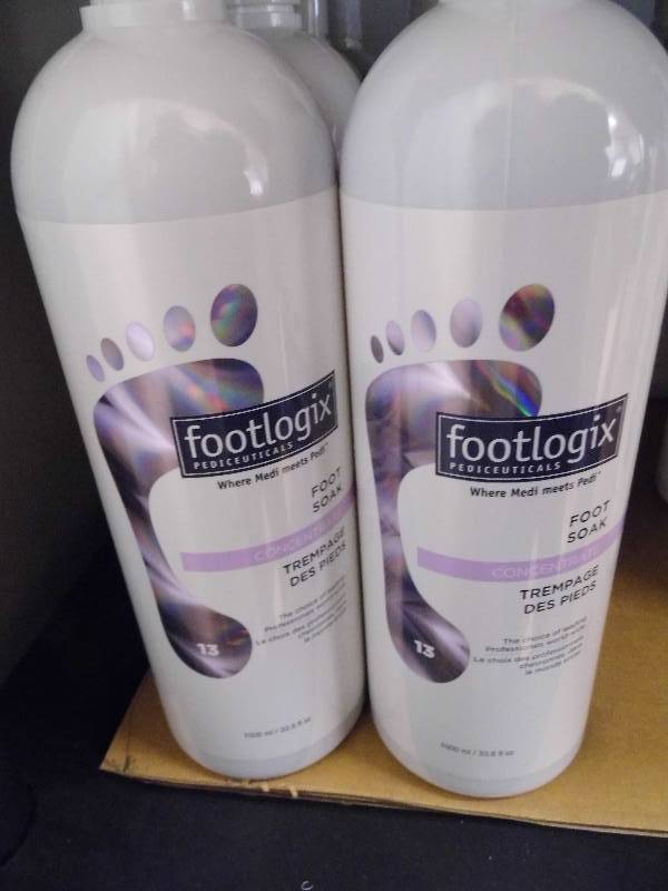 Lot of 4 Foot Logix Products