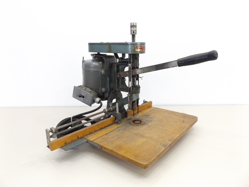lot 3 image: WORKING Vintage Lasco Spinnit Paper Drill