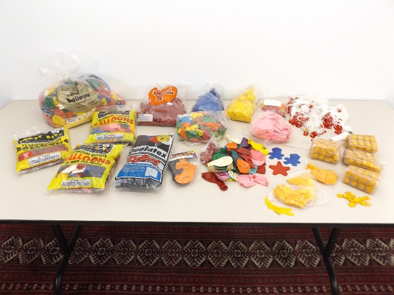 lot 20 image: Large lot of New old Stock Balloons