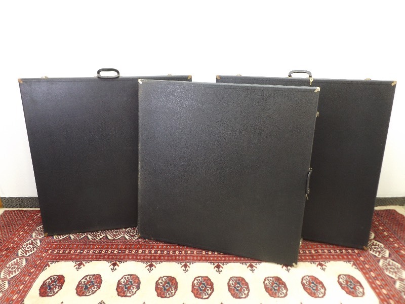 lot 18 image: 3 Large Trade ShowFlea Market Display Cases