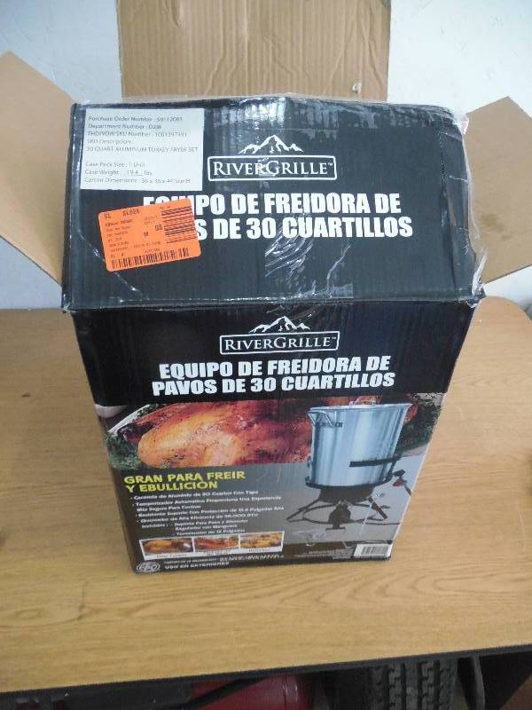 lot 65 image: RiverGrille 30 qt. Turkey Fryer Package