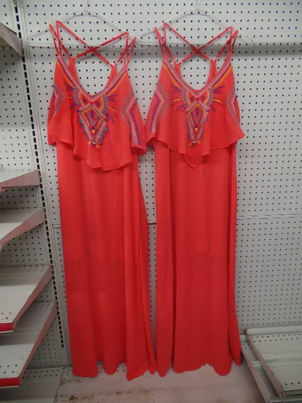 lot 9 image: Dresses