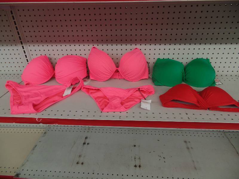 lot 14 image: Swimsuits