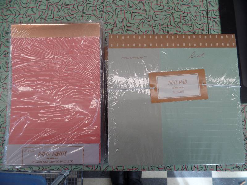 lot 17 image: Note Pads