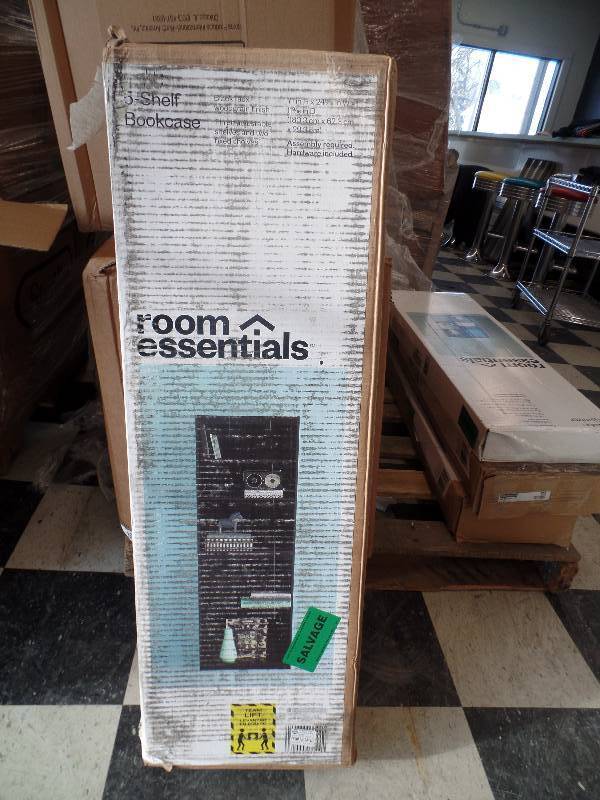 lot 24 image: 5-Shelf Bookcase