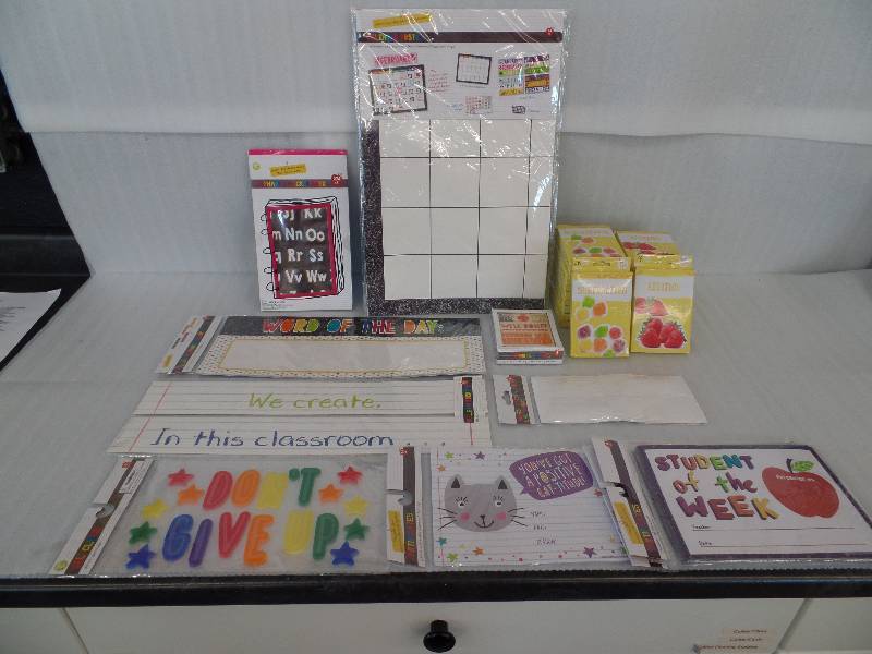 lot 48 image: Teachers supplies
