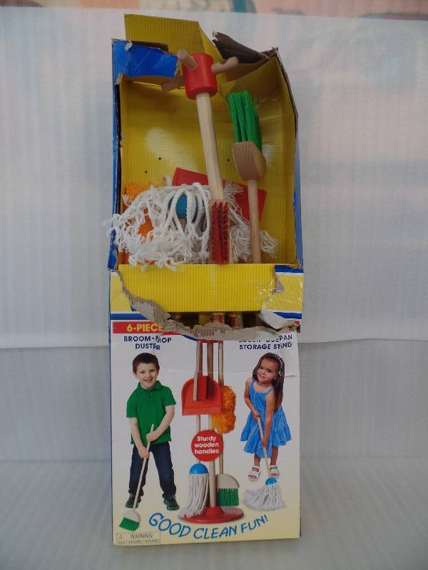 lot 74 image: Kids Cleaning Supplies