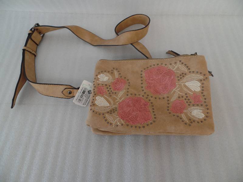 lot 86 image: Cross Body Purse