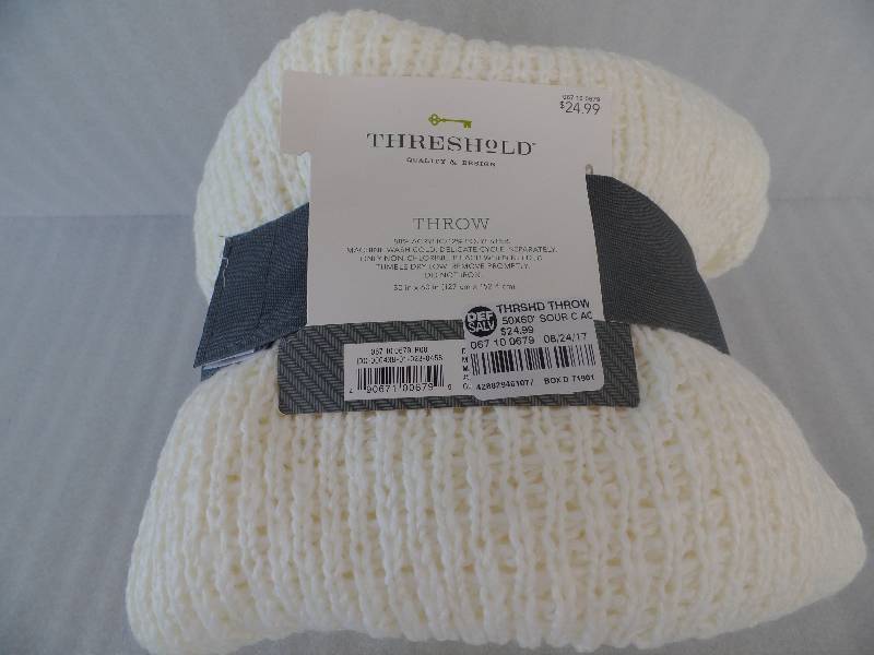 lot 90 image: Throw