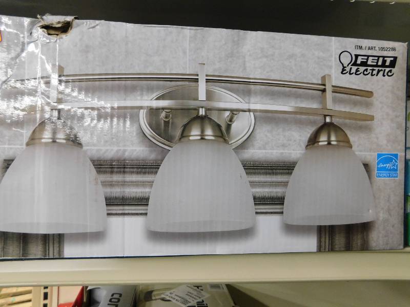 LED VANITY LIGHT FIXTURE