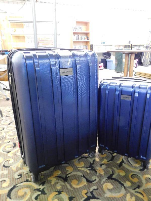 RICARDO HARD SIDED LUGGAGE SET