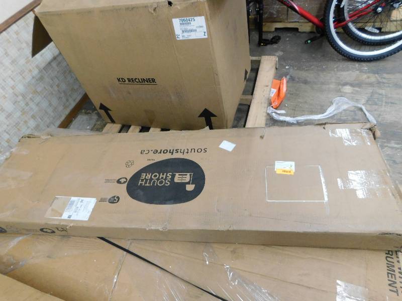 South Shore Platform Full Bed 54 Choclate Molding, MSRP $159.99