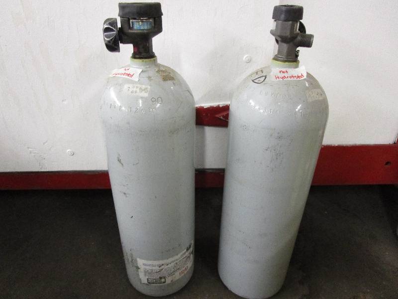 lot 28 image: 2 Air Tanks (Not Tested)