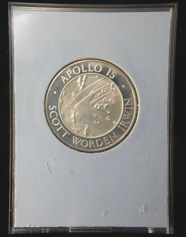 lot 08 image: RARE APOLLO 15 EYEWITNESS METAL 1 OZ. STERLING SILVER