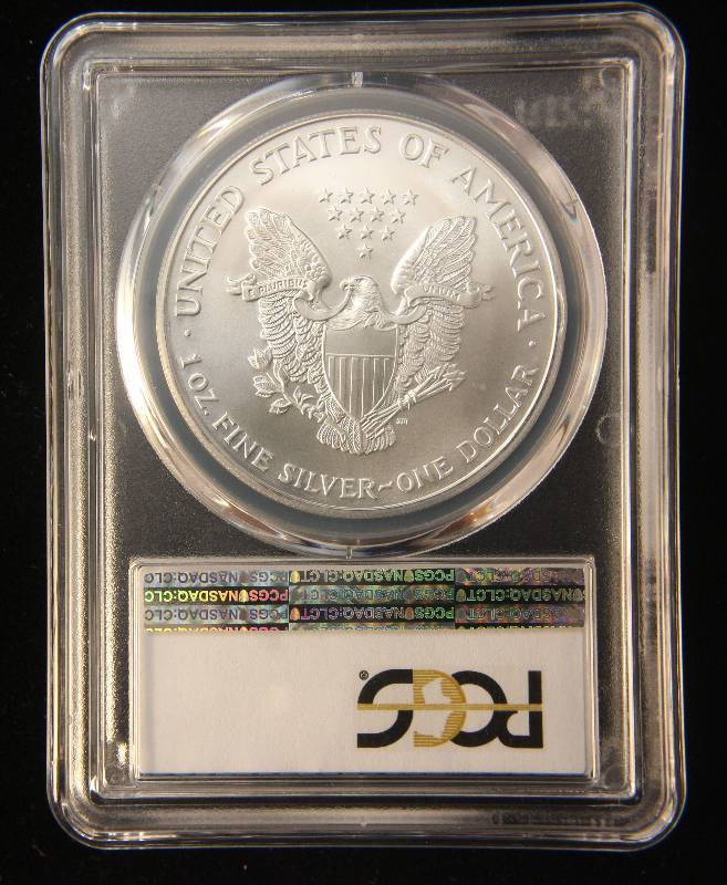 lot 50 image: 2001 AMERICAN SILVER EAGLE 1 TROY OZ. .999 FINE SILVER DOLLAR MS69 PCGS
