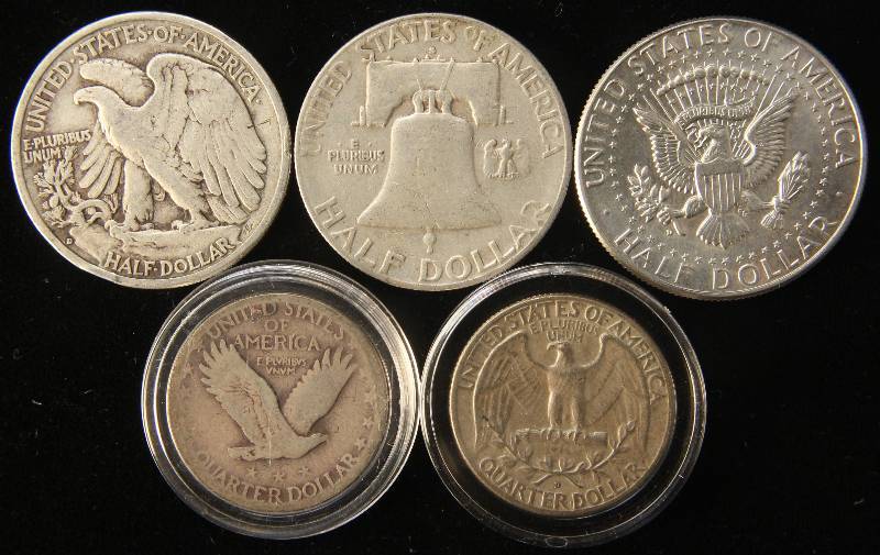 lot 59 image: 5 SILVER US COINS 3 SILVER HALVES & 2 SILVER QUARTERS