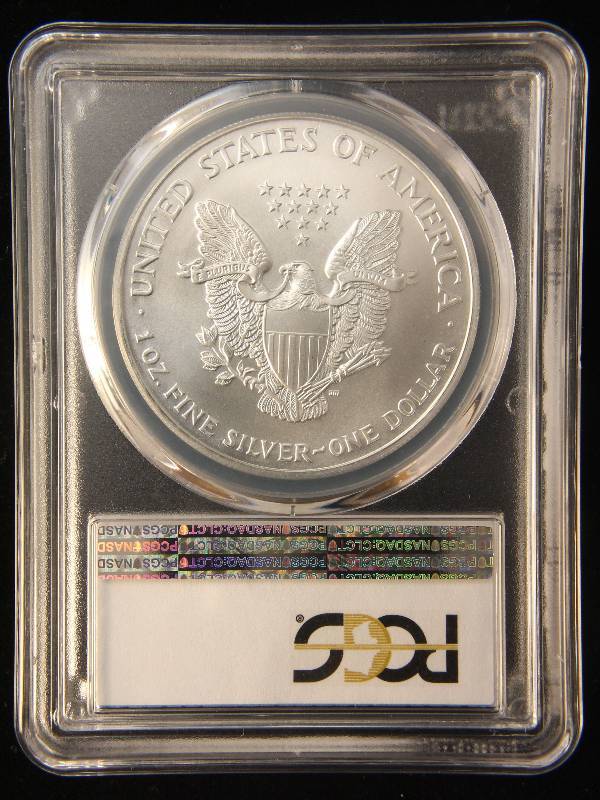 lot 90 image: 2001 AMERICAN SILVER EAGLE 1 TROY OZ. .999 FINE SILVER DOLLAR MS69 PCGS