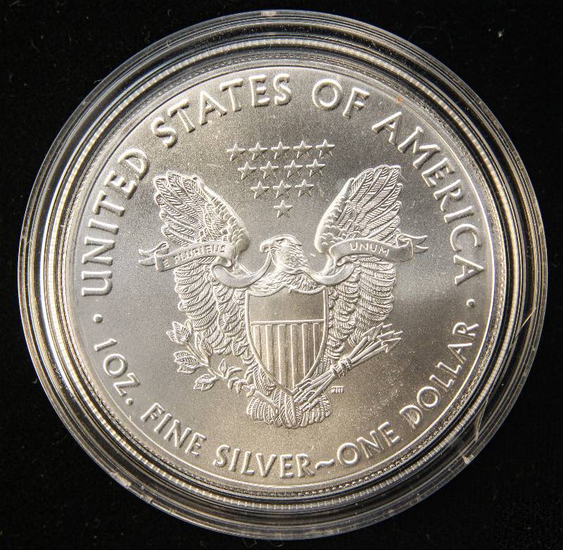 lot 19-A image: 2018 AMERICAN SILVER EAGLE 1 TROY OZ. .999 FINE SILVER IN AIRTITE