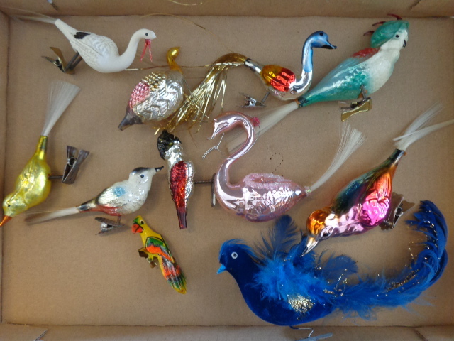 lot 7 image: Antique Decorative Bird Clips