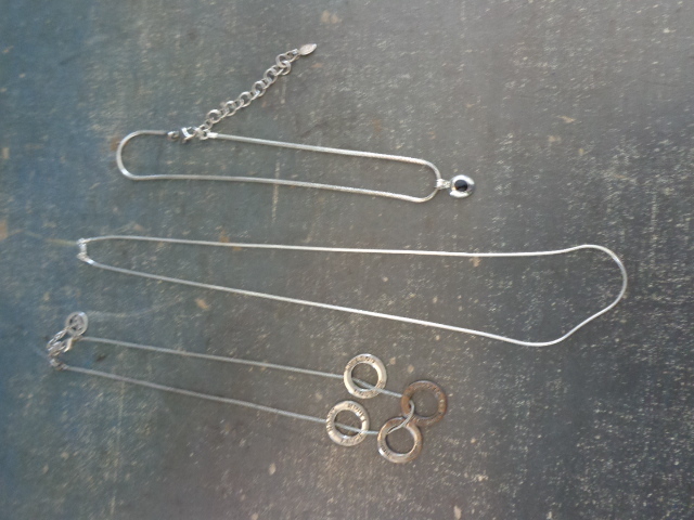 lot 8 image: Necklaces