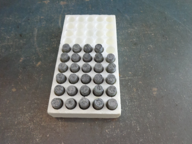 lot 10 image: Muzzle loader Bullets