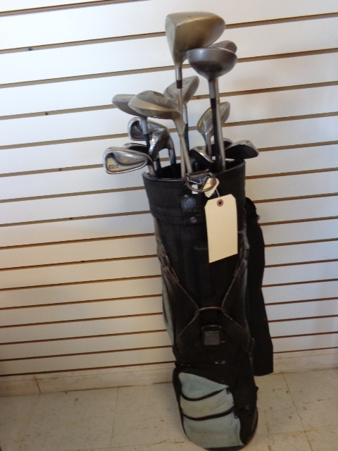 lot 16 image: Golf Clubs and Bag