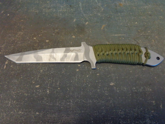 lot 21 image: Knife