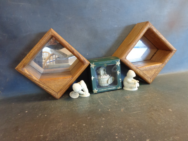 lot 37 image: Home Decor Items