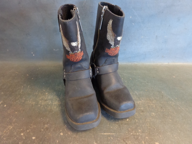 lot 46 image: Harley Davidson Childrens Boots