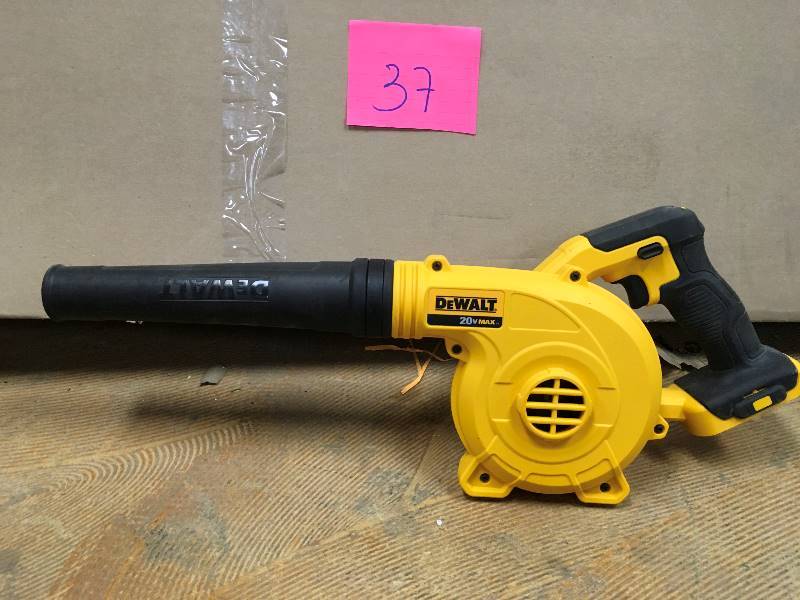 lot 37 image: DeWalt 20 Volt Max Lithium-Ion Cordless Blower Tool Only in working conditions