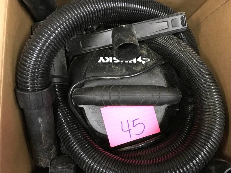 lot 45 image: Husky 4 Gallon WetDry Vacuum in working conditions