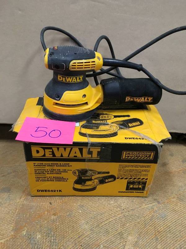 lot 50 image: DeWalt 5 Hool & Loop Random Orbit Sander Kit in working conditions